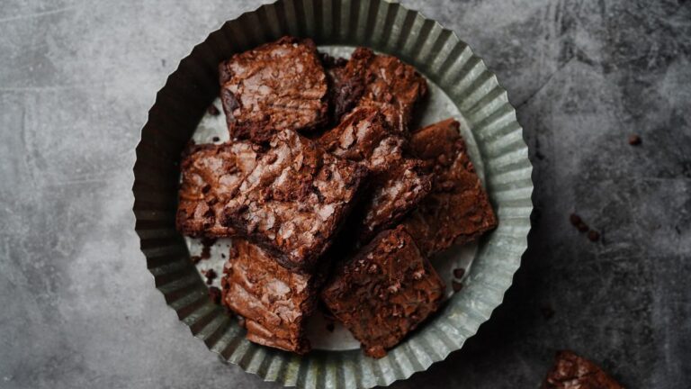 Baking Brownies in a Round Cake Pan