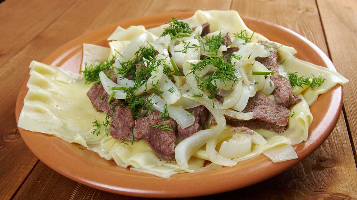 Beshbarmak kazahstans national dish