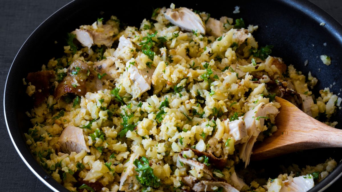 Cauliflower Rice Sauteed with Chicken