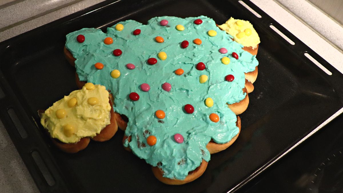 Christmas Cinnamon Rolls