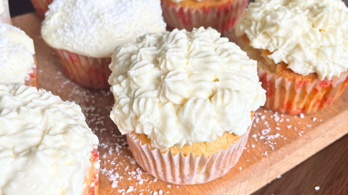 Heavenly White Chocolate Cupcakes Recipe 4