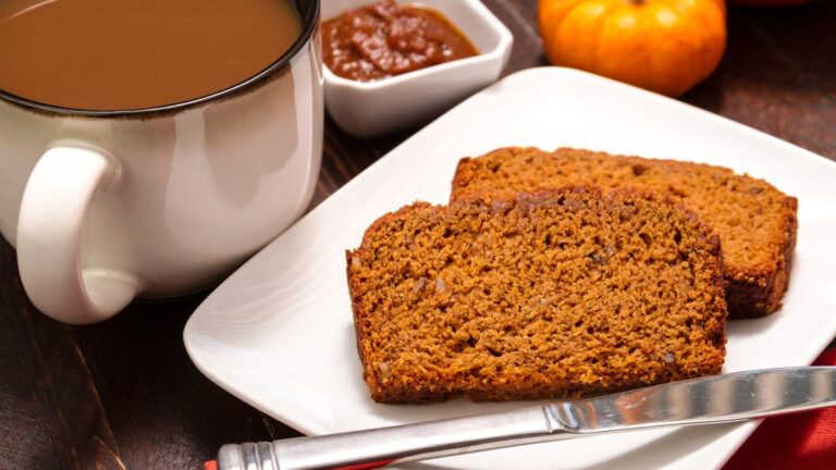 How to Reheat Pumpkin Bread
