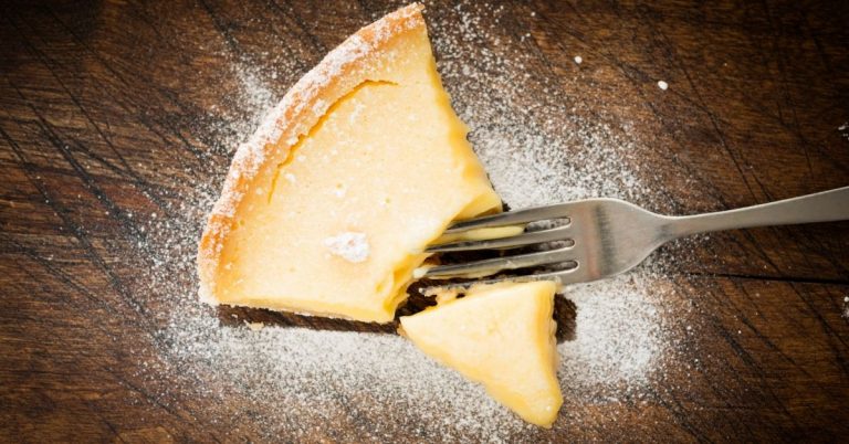 Do People Eat Lemon Tart Hot or Cold