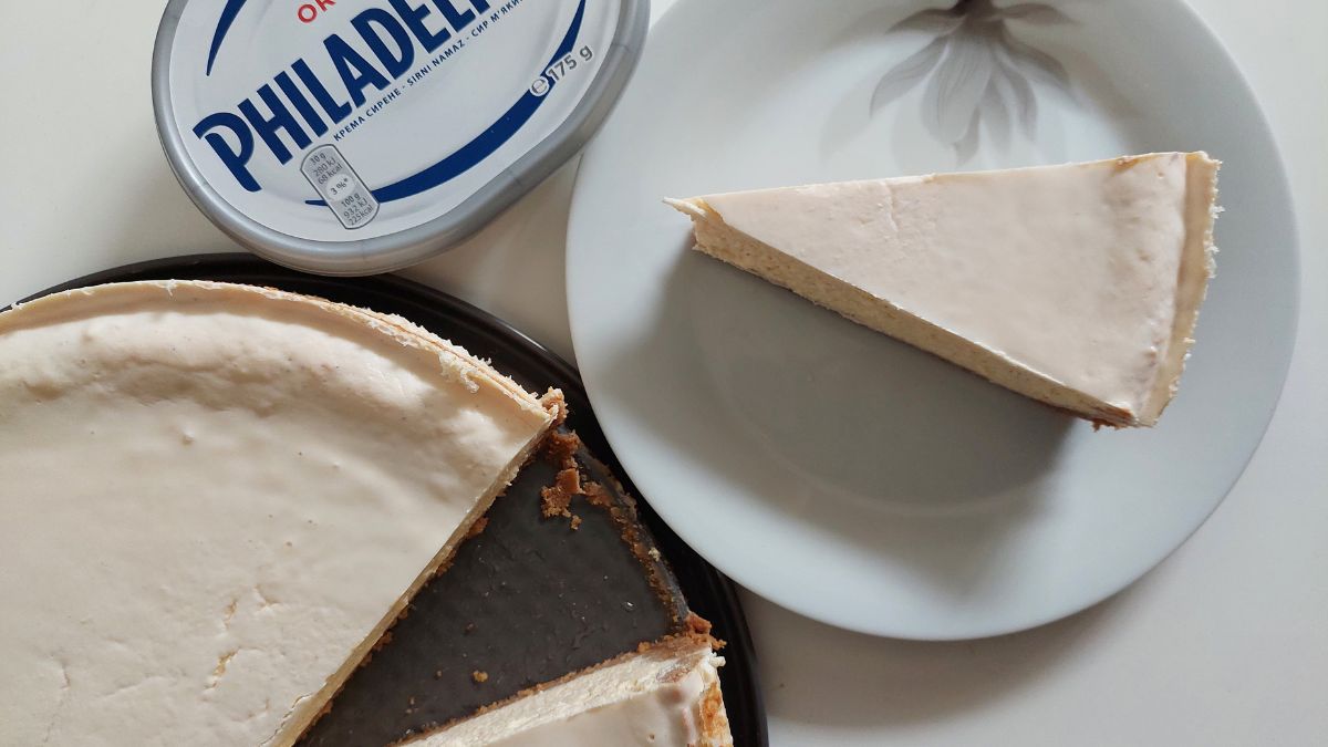 Philadelphia Eggnog Cheesecake with Gingersnap Crust
