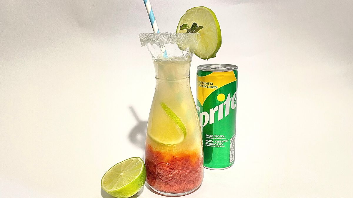 Strawberry Mocktail With Sprite