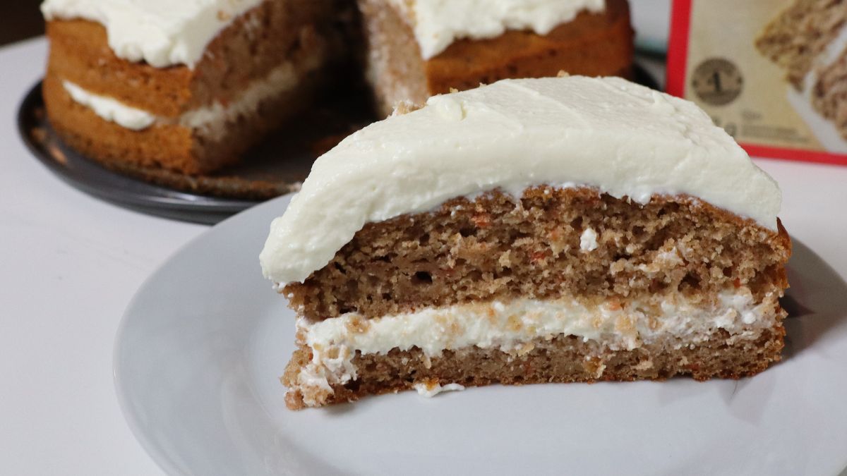 What Does Carrot Cake Taste Like?
