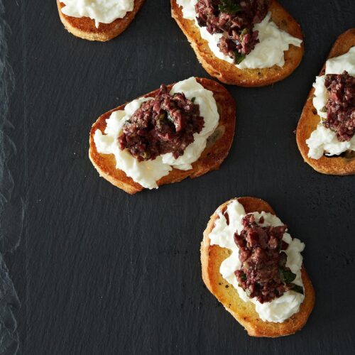 a8f63119 9a96 4b38 b147 aade349ac794 2013 1217 CP burrata olive tapenade 012