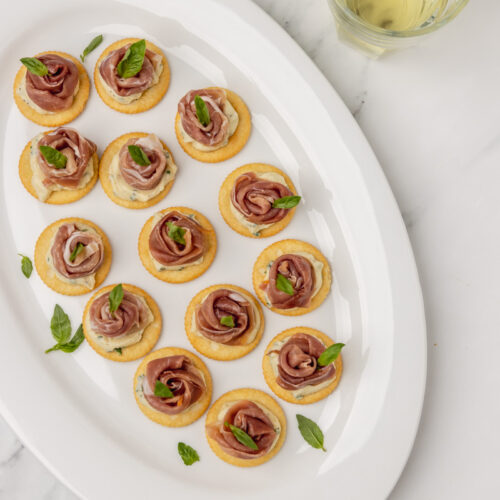 cracker cheese prosciutto appetizer img 7