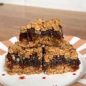 healthy date oatmeal bars 1