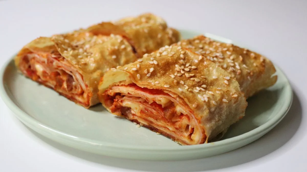 phyllo dough pizza roll